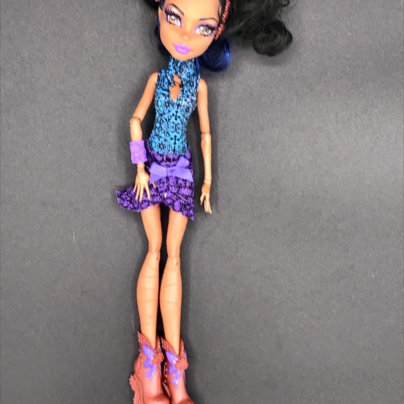 Monster High Robecca Steam Dance Class Doll - Picture 3 of 9